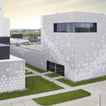 Kafle 3D HEXO z betonu architektonicznego - MILKE - TEKT Concrete - budynek Olimp Laboratories